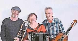 Nacht der offenen Museen. Im WNF in Naters treten &laquo;Trift&raquo;  mit Dialektliedern vor das Publikum.Foto ZVG