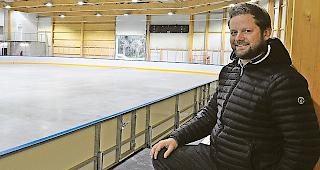 Trainer Jan Zenh&auml;usern steht an seiner neuen Wirkungsst&auml;tte.