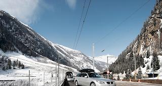 Mehr Platz f&uuml;r Autos. Weniger f&uuml;r Reisecars. Die BLS stellt den Verlad von Reisebussen ein.
