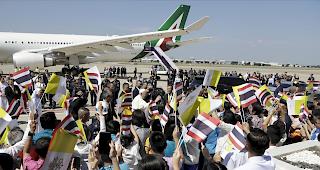 Staatsbesuche. Am Mittwoch landete Papst Franziskus in Thailand. Nach dem dreit&auml;gigen Besuch geht die Reise weiter nach Japan.