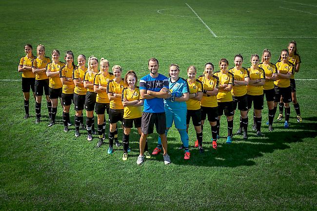 Die Fussballerinnen rund um Yannick Treyer avisieren im Frühjahr die Top Drei an.