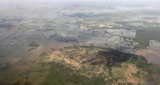 &Uuml;berflutete Region in Somalia. Afrika muss laut einer neuen Studie besonders stark an den finanziellen Folgen des Klimawandels leiden.