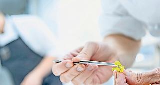 Invalidit&auml;t. Obschon er sein ganzes Leben als Koch gutes Geld verdiente, lebt der 61-j&auml;hrige Oberwalliser heute an der Armutsgrenze.Foto Keystone