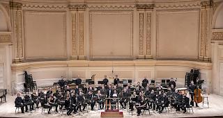 Die Carnegie Hall in New York ist eines der bekanntesten Konzerth&auml;user weltweit. Alles, was im Jazz, Pop oder in der Klassik Rang und Namen hat, stand schon auf dieser geschichtstr&auml;chtigen B&uuml;hne. Im April trat auch das Oberwalliser Blasorchester dort auf.