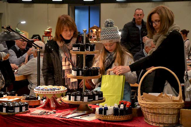 Impressionen vom traditionellen Advents- und Hand-Werk-Markt in der Briger Simplonhalle.