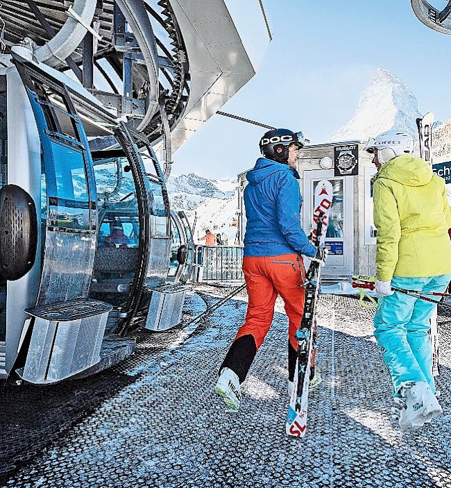 In Zermatt werden Skiabos vermehrt direkt auf der Piste kontrolliert.