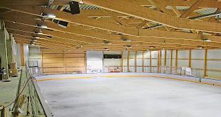 Gretchenfrage. Wann erh&auml;lt der EHC Raron die Betriebsbewilligung f&uuml;r seine Eishalle?Foto mengis media