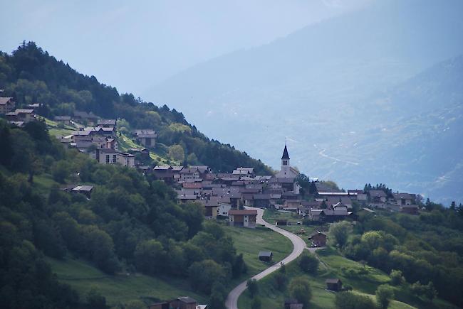 Zustupf. Die Gemeinde Eischoll will ihre Dorfplatzinfrastruktur erweitern und wird dafür durch die Schweizer Patenschaft für Berggemeinden mit 52