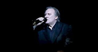 Der franz&ouml;sische Star-Schauspieler und Chansonnier G&eacute;rard Depardieu in Zermatt mit seinem Programm &laquo;Depardieu chante Barbara&raquo; auf die B&uuml;hne.