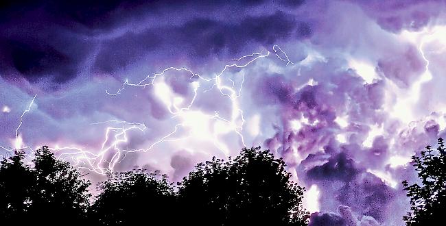 Ob Gewitter oder Sturm: Für extreme Wetterereignisse gibt MeteoSchweiz Warnungen aus und liegt damit in 80 Prozent der Fälle richtig.