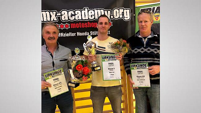 Erfolgreiche Oberwalliser Moto-Trial-Fahrer: Oskar Walther, Cédric Fux und Hans Zenklusen (von links).
