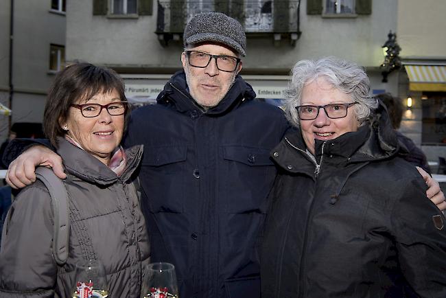 Elisabeth Venetz (60), Visp, Marcel (66) und Susanne Burri (65), Naters.