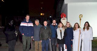 Vertreter der Maturanden 2019 des Kollegiums Brig und der Unternehmung Ocom &uuml;berreichten der Stiftung Emera k&uuml;rzlich Spenden in H&ouml;he von 14'000 Franken.