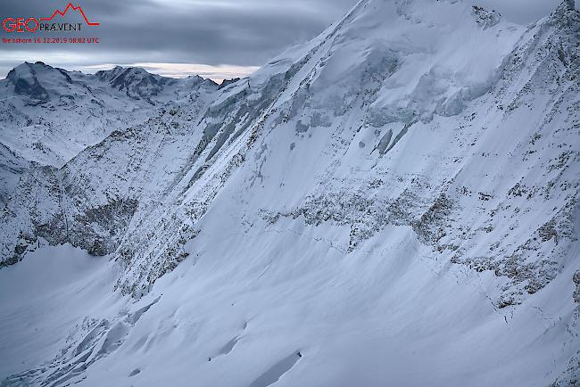 Ein Hängegletscher am Weisshorn droht abbzubrechen.