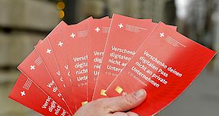 <b>Referendum.</b> Gegen den digitalen Ausweis E-ID hat sich eine partei- und politik&uuml;bergreifende Allianz gebildet.