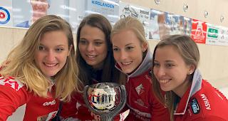 <b>Gl&uuml;ckliche Siegerinnen.</b> Der CC Oberwallis holt sich mit dem Team Stern den Sieg im Schweizer Cup.