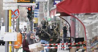 H&uuml;lse der Patrone einer "vermutlichen Schreckschusswaffe" am Checkpoint Charlie in Berlin gefunden.
