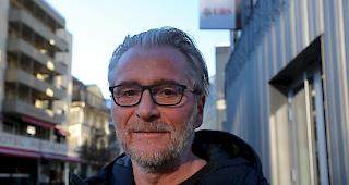 Alois Jenelten feiert in Visperterminen.