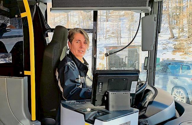 Birgit Venetz. Chauffeurin bei PostAuto Oberwallis, Saas-Grund.