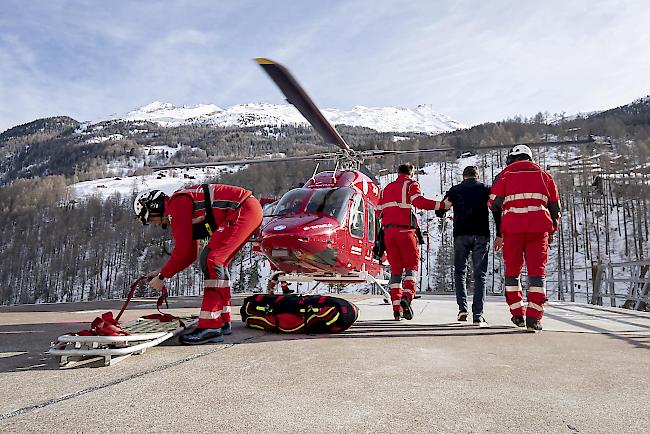 Impressionen von Air Zermatt Einsätzen an Silvester.