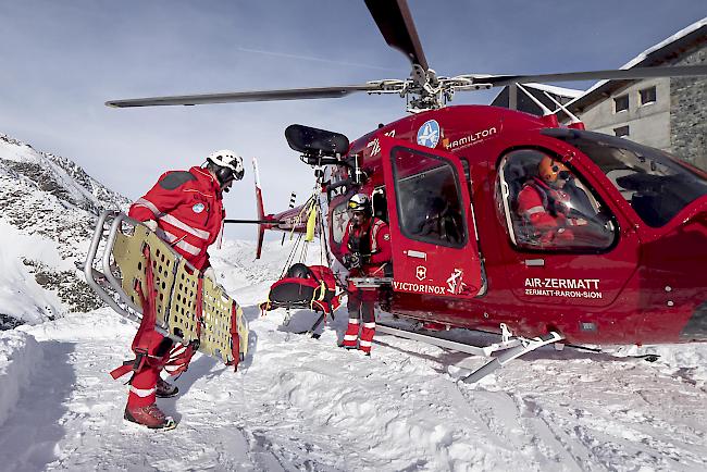 Impressionen von Air Zermatt Einsätzen an Silvester.