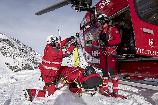 Impressionen von Air Zermatt Einsätzen an Silvester.