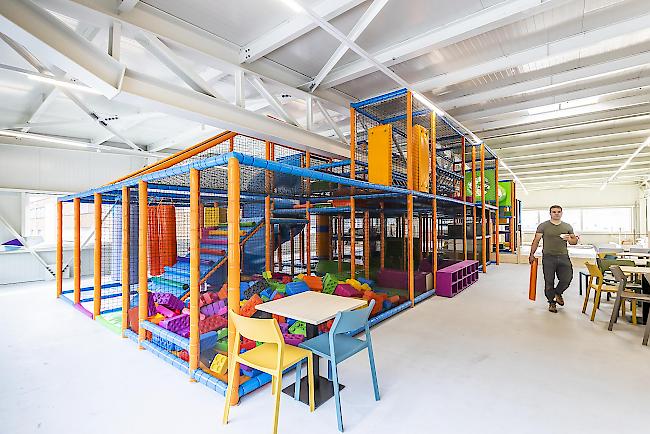 Für die Kleinsten. Der Indoor-Spielplatz steht schon – in den kommenden Tagen wird auch ein Boulder-Park für Kinder montiert. 