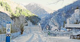 Fertig lustig. Die Volken Beton AG hat mit der R&auml;umung des Kieswerks begonnen. Foto mengis media