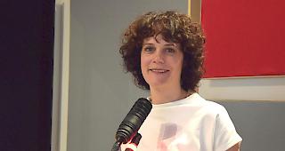 Tanja Fux, Adjunktin der Dienststelle f&uuml;r Unterrichtswesen, entgegnet der Kritik am Lehrmittel "Mille Feuilles" und sagt: "Es bleibt Teil des Unterrichts."