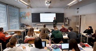 Politik b&uuml;ffeln? Noch unterrichten die Lehrer nach Gutd&uuml;nken. 