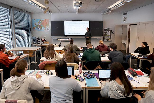 Politik büffeln? Noch unterrichten die Lehrer nach Gutdünken. 