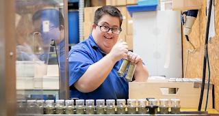 Die Herbes Aromatiques du Grand St-Bernard und die Stiftung zur Unterst&uuml;tzung von Menschen mit geistiger Behinderung arbeiten seit Jahren zusammen.