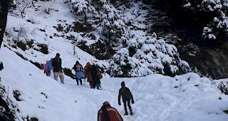 Infolge von Schneef&auml;llen und &Uuml;berschwemmungen sind in den Nachbarl&auml;ndern Pakistan und Afghanistan in den vergangenen Tagen mehr als 110 Menschen ums Leben gekommen.