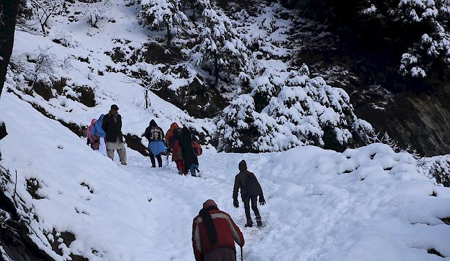 Infolge von Schneefällen und Überschwemmungen sind in den Nachbarländern Pakistan und Afghanistan in den vergangenen Tagen mehr als 110 Menschen ums Leben gekommen.