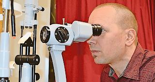 Alexander Vogel verkauft als Augenoptiker Brillen, Sehhilfen und optische Ger&auml;te.