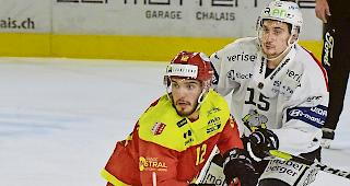 Erster Torsch&uuml;tze. St&uuml;rmer Yoan Massimino (vorne) brachte den HC Siders in der 25. Minute in F&uuml;hrung. Foto mengis Media