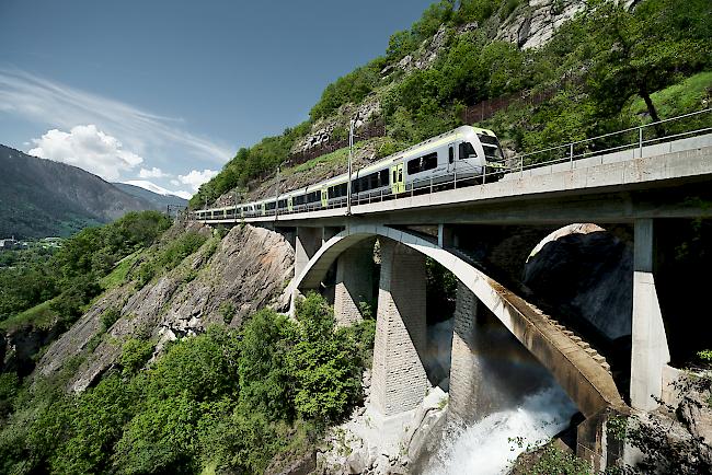 Die BLS verschiebt die nächste Sanierungsetappe im Lötschberg-Tunnel auf der Bergstrecke zwischen Kandersteg und Goppenstein.