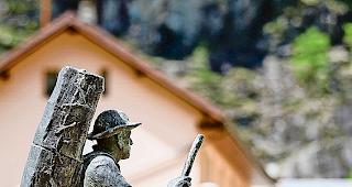 Gemeinde Gondo. Schreiber und Rat &shy;haben sich &uuml;berworfen.