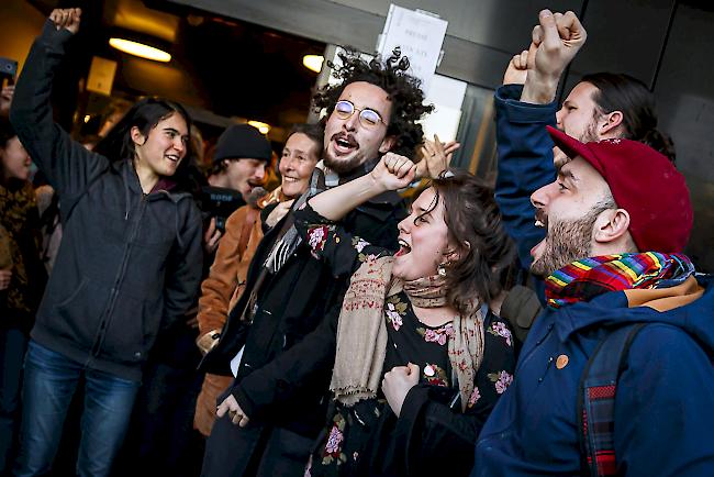 Die Klima-Aktivisten feierten am Montag, 13. Januar ihren Freispruch.