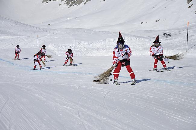 Die 38. Belalp Hexe verzeichnete über 1200 Teilnehmer, rund 700 davon «Hexen».