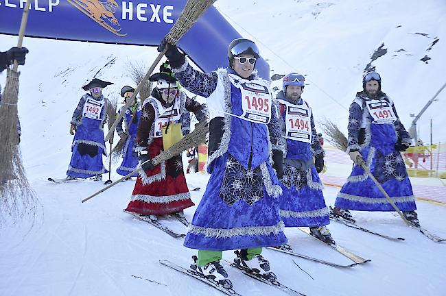 Die 38. Belalp Hexe verzeichnete über 1200 Teilnehmer, rund 700 davon «Hexen».