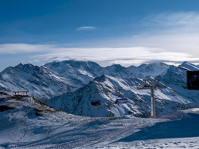 Die Walliser Bergbahnen haben im Hinblick auf die Wintersaison 2019/20 kräftig investiert. So etwa in die neue 6er-Sesselbahn im Skigebiet von Grimentz-Zinal oder...