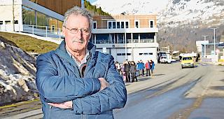 Dem Fieschertaler Gemeindepr&auml;sidenten Peter B&auml;hler bereitet die Verkehrssituation rund um den Fiescher &Ouml;V-Hub Kopfzerbrechen.