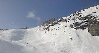 Ein 30-j&auml;hriger Mann aus dem Kanton Bern verlor bei einem Skiunfall am Freitagvormittag im Skigebiet der Lauchernalp sein Leben.