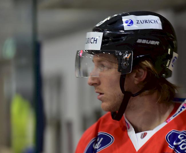 Als Spieler beim EHC. Fernando Heynen will nicht mehr nur auf dem Eis Angriffe abwehren.