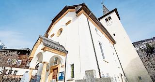 Leere B&auml;nke. In der Kirche Maria vom Guten Rat werden nur an jedem zweiten Wochenende ordentliche Messfeiern  abgehalten.Foto mengis media/andrea soltermann