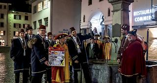 Am Donnerstagabend pr&auml;sentierten die Fasnachtsgesellschaften T&uuml;rkenbund, Drachent&ouml;ter und
B&auml;ji-Zunft in Brig die neuste Ausgabe der Oberwalliser Fasnachtszeitung &laquo;R&auml;tscha&raquo;. 