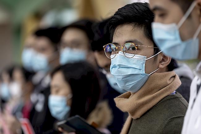 China und weitere Länder sowie Firmen fahren die Massnahmen gegen das Virus derzeit hoch.