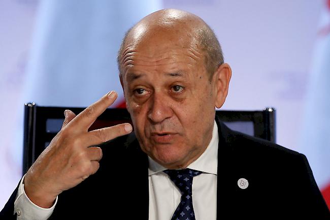 Sie gaben sich als Jean-Yves Le Drian aus - früher Frankreichs Verteidigungsminister, heute Aussenminister.