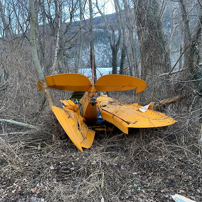 Am Freitagnachmittag stürzte in der Nähe von Raron ein Kleinflugzeug ab.